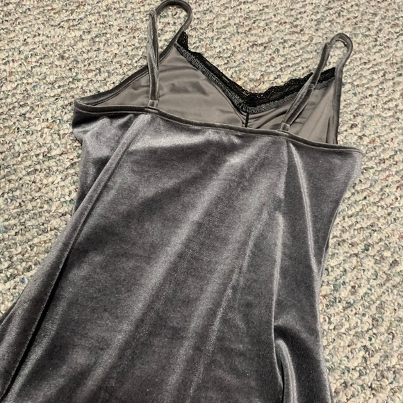 Velvet lace trim bodysuit - Picture 3 of 4